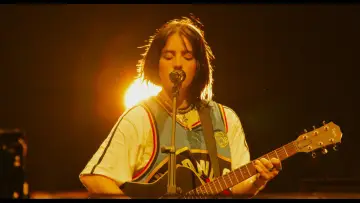 Zasłona do filmu "Billie Eilish - Hit Me Hard and Soft: The Tour (Live in 3D)" #968976