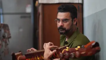 Zasłona do filmu "അതിരടി" #816275