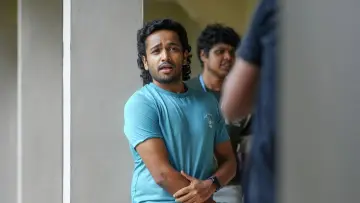 Zasłona do filmu "അതിരടി" #816276