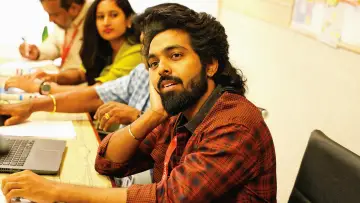 Zasłona do filmu "ஹேப்பி ராஜ்" #766546
