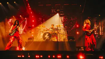 Zasłona do filmu "The Warning Live From Auditorio Nacional, CDMX" #701935