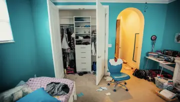 Zasłona do filmu "Wszystkie puste pokoje" #800551