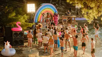 Zasłona do filmu "Der perfekte Urlaub" #1906687