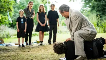 Zasłona do filmu "Louma - Familie ist kein Kinderspiel" #770228