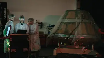 Zasłona do filmu "Hélène Huby - Wettlauf ins All" #1822939