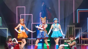 Zasłona do filmu "「美少女戦士セーラームーン」ザ スーパーライブ" #977752
