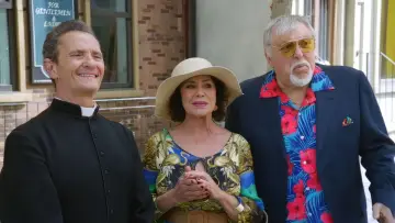 Zasłona do filmu "Din Don 9: Paesani Spaesati" #1167757