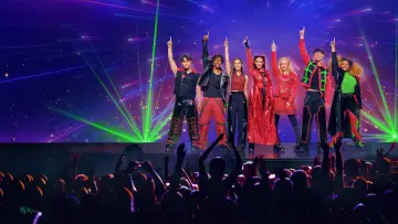 Zasłona do filmu "Descendants & Zombies Worlds Collide: Concert Special" #921577