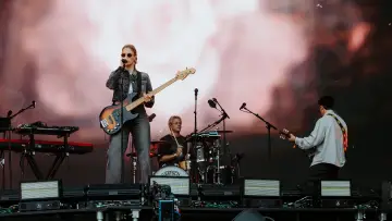 Zasłona do filmu "London Grammar - Rock en Seine 2025" #702192