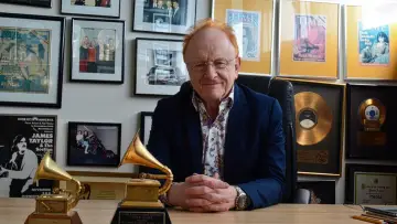 Zasłona do filmu "Peter Asher: Everywhere Man" #928102