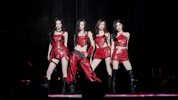 Zasłona do filmu "2025 aespa LIVE TOUR - SYNK : aeXIS LINE - in SEOUL" #1823256
