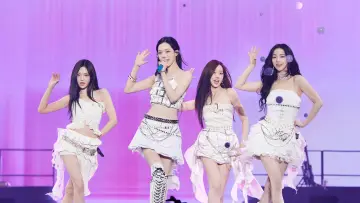 Zasłona do filmu "2025 aespa LIVE TOUR - SYNK : aeXIS LINE - in SEOUL" #1823257