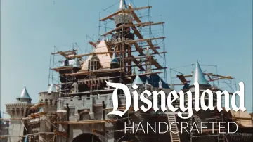 Zasłona do filmu "Disneyland Handcrafted" #531310