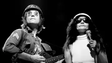 Zasłona do filmu "Power to the People: John & Yoko Live in NYC" #797400