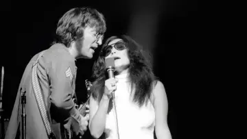 Zasłona do filmu "Power to the People: John & Yoko Live in NYC" #819299