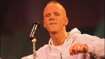 Zasłona do filmu "Jimmy Somerville, rebelle queer de la pop anglaise" #928271