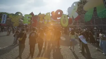 Zasłona do filmu "Operasi Pesta Copet" #1575396
