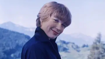 Zasłona do filmu "Shirley MacLaine, comme un torrent" #769533