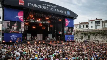 Zasłona do filmu "Hoshi aux Francofolies de La Rochelle" #1298467