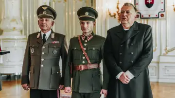Zasłona do filmu "Generál Golian" #1657994