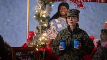 Zasłona do filmu "Christmas on Duty" #867201