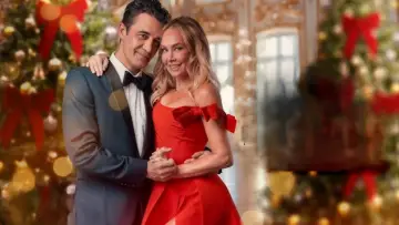 Zasłona do filmu "Christmas in the Ballroom" #1191815