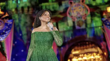 Zasłona do filmu "Disney Princess Concert: Celebrating 70 Years of Disneyland" #1524072