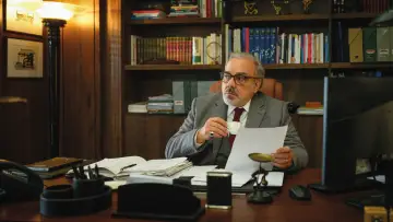 Zasłona do filmu "Un Bon Patron" #1907612