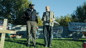 Zasłona do filmu "Un Bon Patron" #1907630