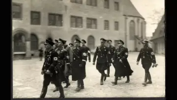 Zasłona do filmu "L