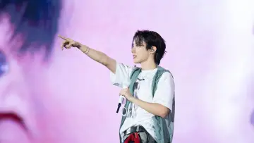 Zasłona do filmu "제이홉 투어 