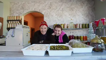 Adile Naşit