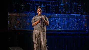 Zasłona do filmu "Leslie Jones: Life Part 2" #1571830