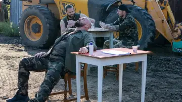Zasłona do filmu "Pădurea este a mea" #977863