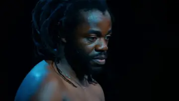 Zasłona do filmu "Demi Adejuyigbe: Is Going to Do One (1) Backflip" #1152062