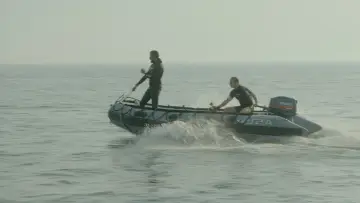 Zasłona do filmu "Beyond Borders with Bear Grylls: Bahrain" #1574978