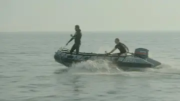 Zasłona do filmu "Beyond Borders with Bear Grylls: Bahrain" #1574980