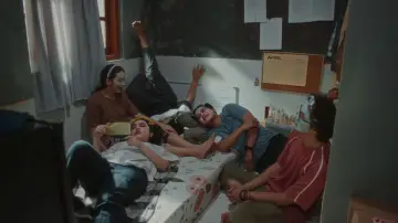 Zasłona do filmu "Suka Duka Tawa" #541389