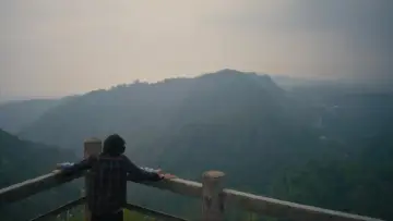 Zasłona do filmu "Dan Bandung" #1528561
