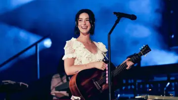Zasłona do filmu "Apple Music Live: Gracie Abrams" #923888