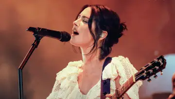 Zasłona do filmu "Apple Music Live: Gracie Abrams" #923892