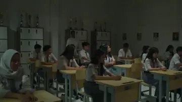 Zasłona do filmu "Belum Ada Judul" #866213