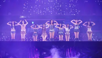 Zasłona do filmu "TWICE WORLD TOUR [THIS IS FOR] in Incheon" #1568713