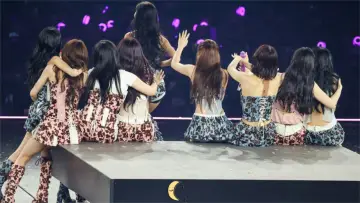 Zasłona do filmu "TWICE WORLD TOUR [THIS IS FOR] in Incheon" #1568715