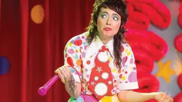 Zasłona do filmu "Sarah Squirm: Na żywo i we własnej osobie" #603697