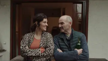 Zasłona do filmu "Μη γελάτε, θα σας δει ο κόσμος" #819279