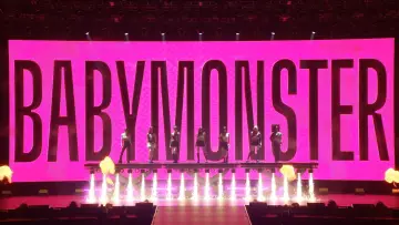 Zasłona do filmu "BABYMONSTER 1ST WORLD TOUR ＜HELLO MONSTERS＞ IN JAPAN" #979581