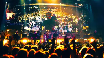 Zasłona do filmu "The Cure: The Show of a Lost World" #659416