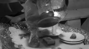 Zasłona do filmu "between tea and the ashtray" #919599