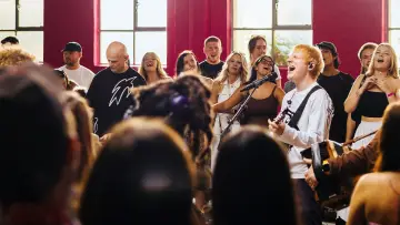 Zasłona do filmu "Ed Sheeran: Amazon Music Songline" #790252